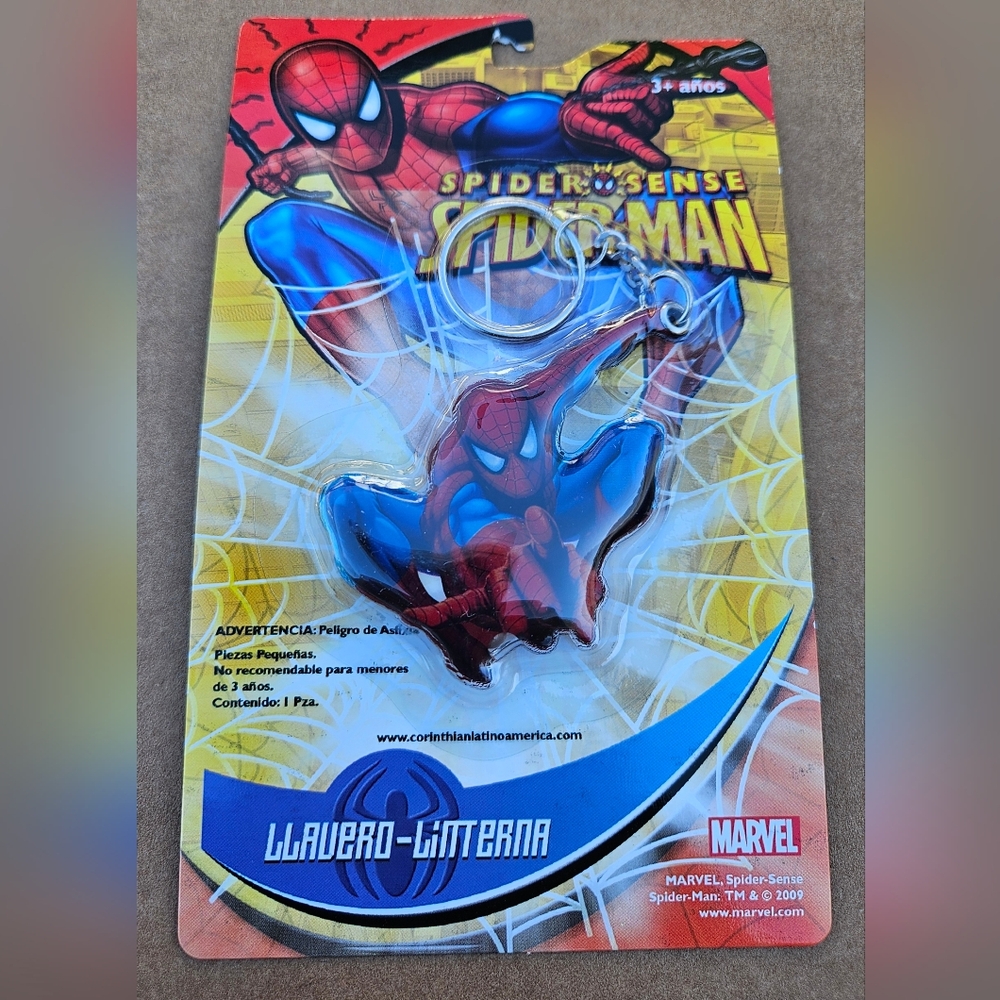 New In Box, Marvel Spider-Sense Spider-Man Key Chain (Llavero-Linterna), Ages 3+
